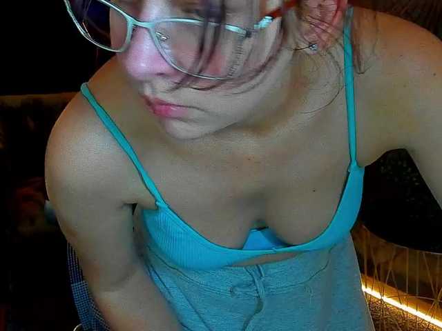 Livia-Shy live cam on BongaCams