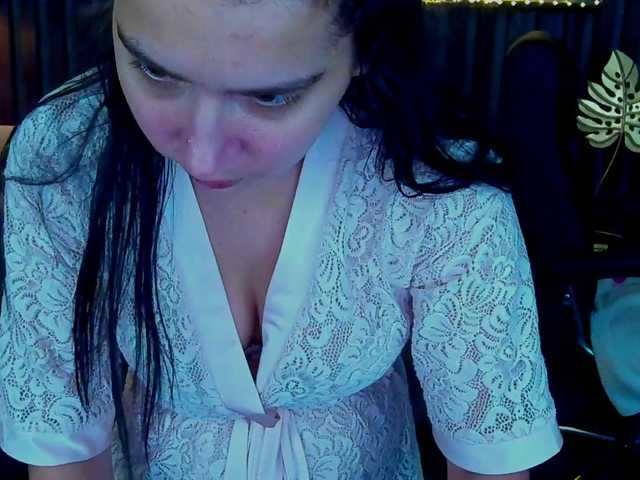 Livia-Shy live cam on BongaCams