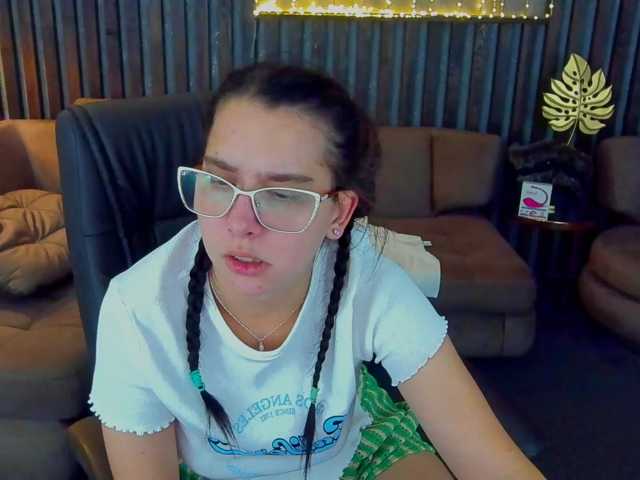 Livia-Shy live cam on BongaCams