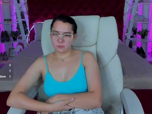 Livia-Shy live cam on BongaCams