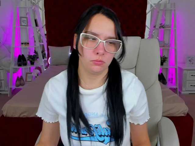 Livia-Shy live cam on BongaCams