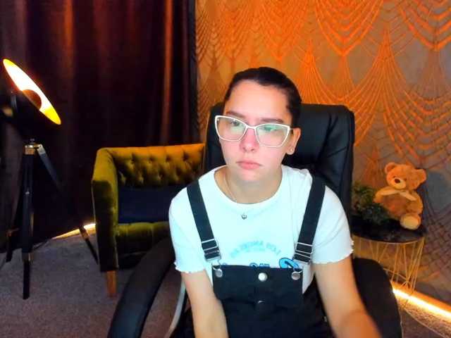 Livia-Shy live cam on BongaCams