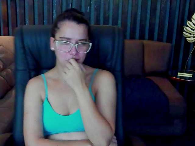 Livia-Shy live cam on BongaCams