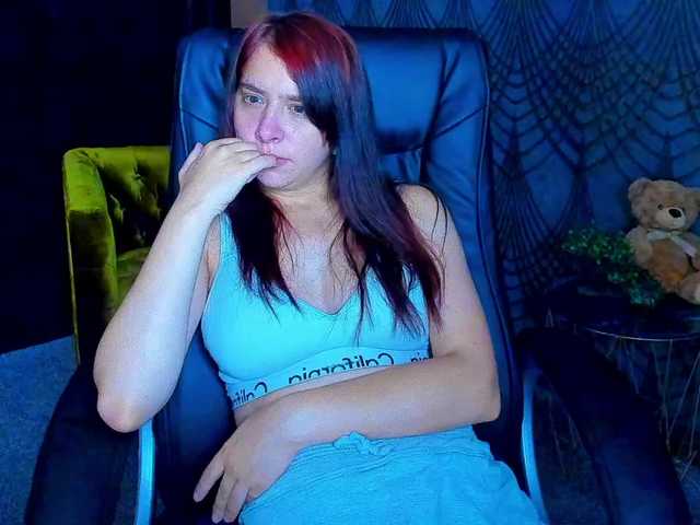 Livia-Shy live cam on BongaCams
