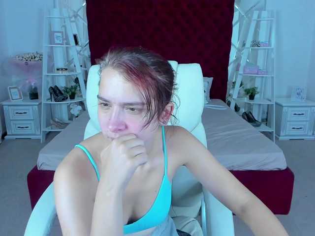 Livia-Shy live cam on BongaCams