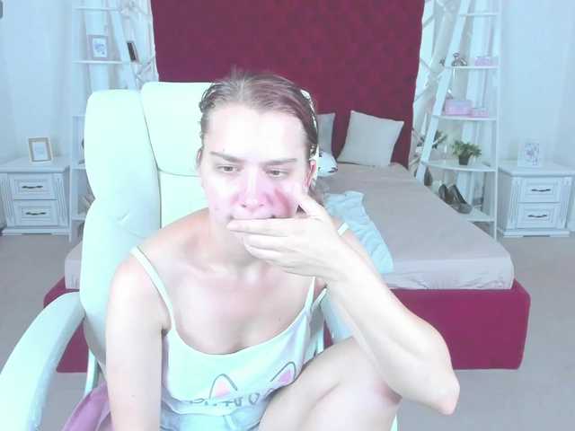 Livia-Shy live cam on BongaCams