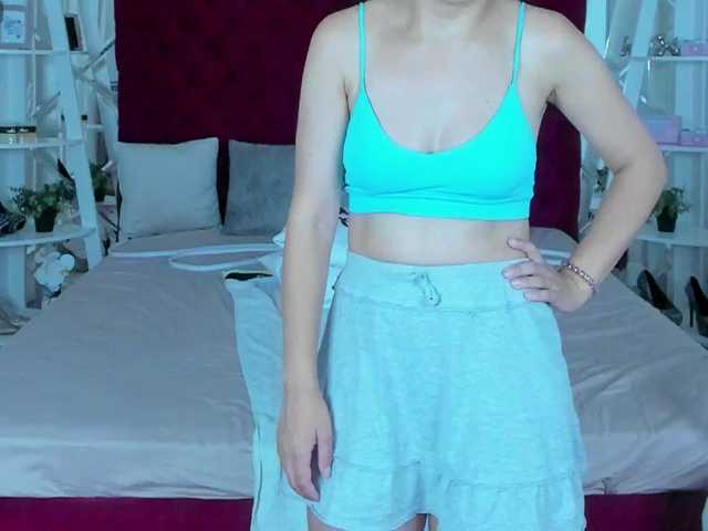 Livia-Shy live cam on BongaCams