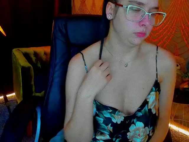 Livia-Shy live cam on BongaCams