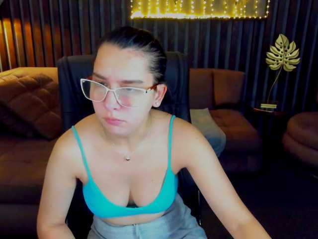 Livia-Shy live cam on BongaCams