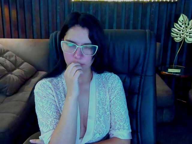 Livia-Shy live cam on BongaCams
