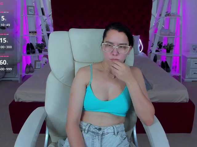 Livia-Shy live cam on BongaCams