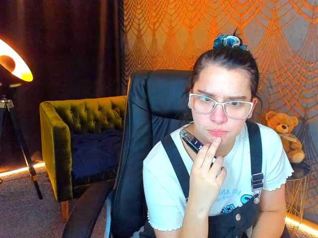 Livia-Shy live cam on BongaCams