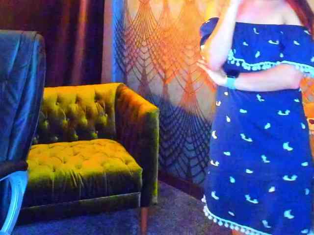 Livia-Shy webcam