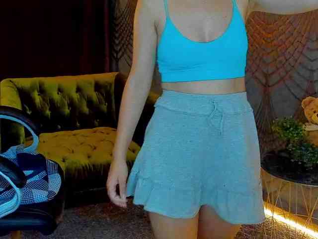 Livia-Shy webcam