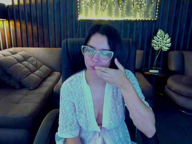 Livia-Shy Live Webcam on BongaCams