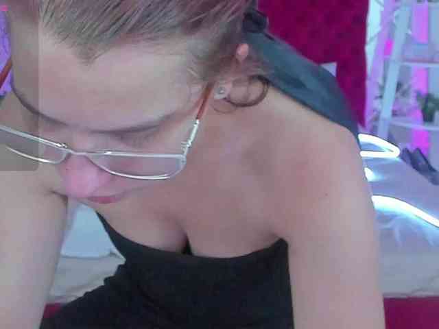 Livia-Shy webcam