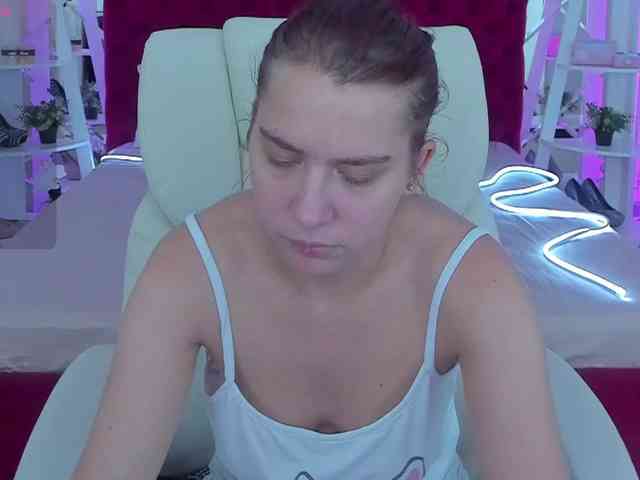 Livia-Shy webcam