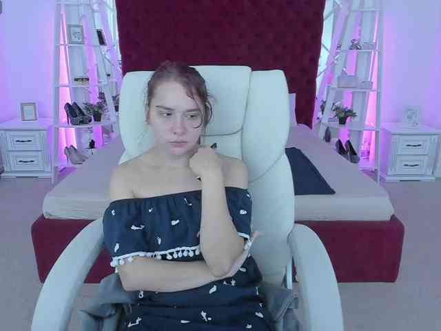 Livia-Shy webcam