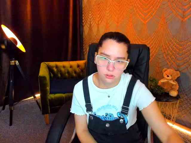 Livia-Shy webcam