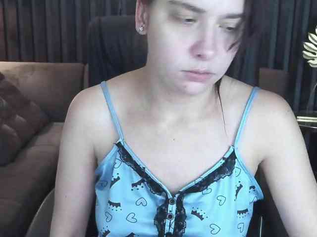 Livia-Shy webcam