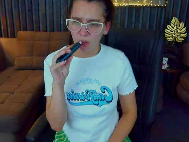Livia-Shy webcam