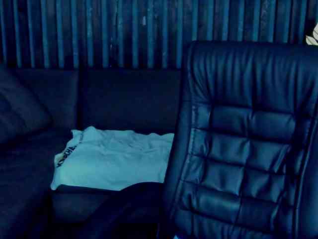 Livia-Shy webcam