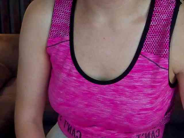 Livia-Shy webcam