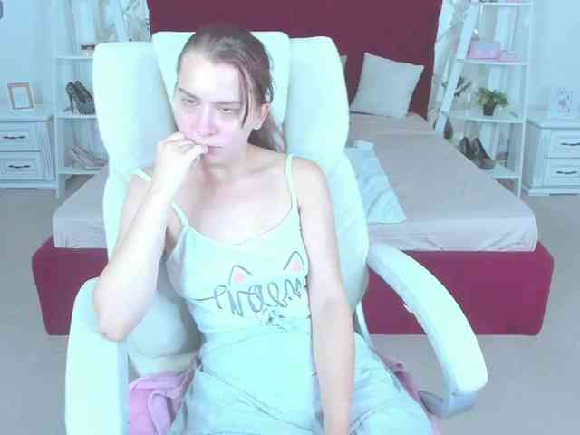 Livia-Shy webcam