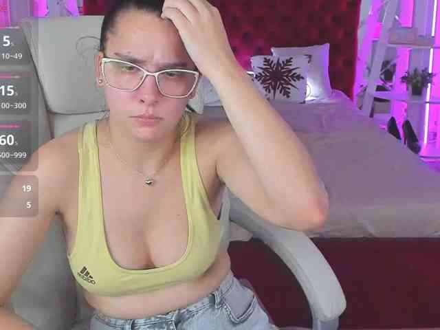 Livia-Shy webcam