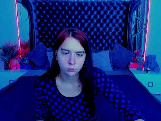 Livia-Shy webcam