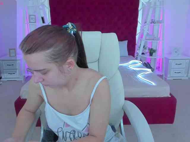 Livia-Shy webcam