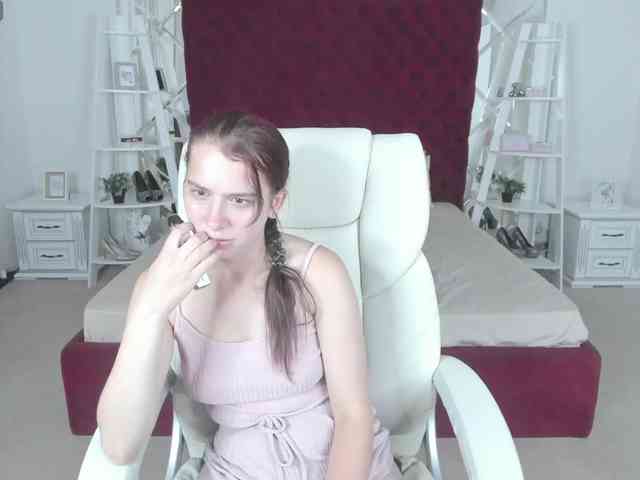 Livia-Shy webcam