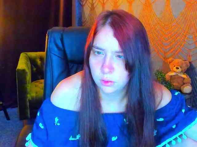Livia-Shy webcam