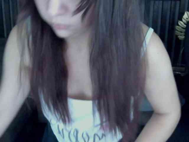 Livia-Shy webcam