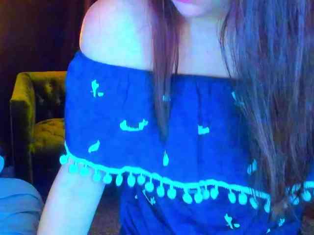 Livia-Shy webcam