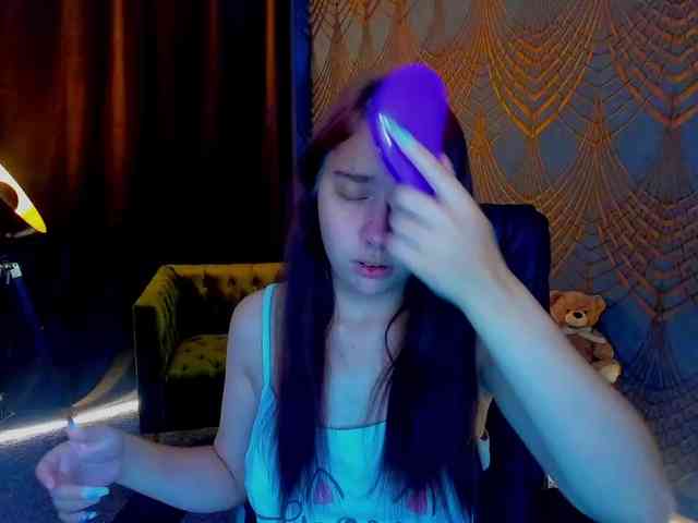 Livia-Shy webcam