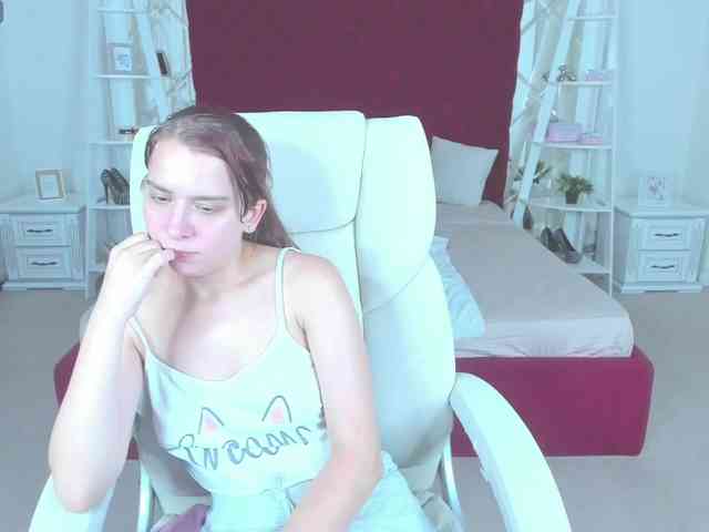 Livia-Shy webcam