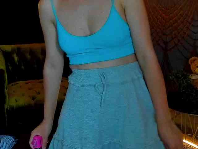 Livia-Shy webcam