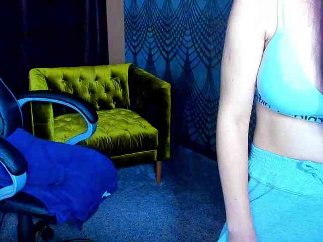 Livia-Shy webcam