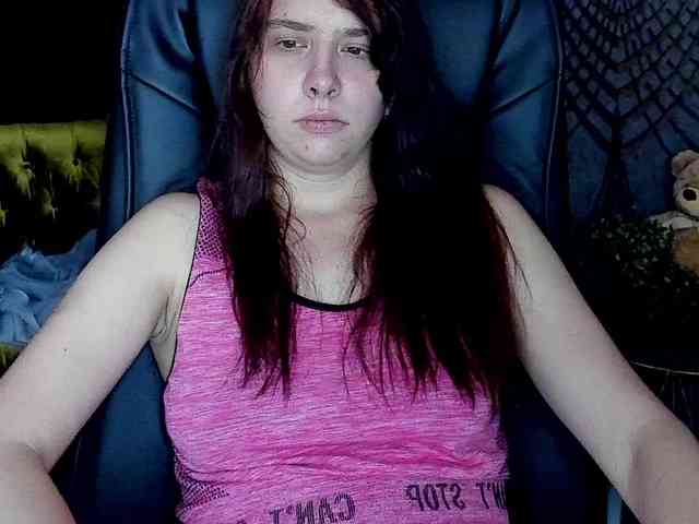 Livia-Shy webcam