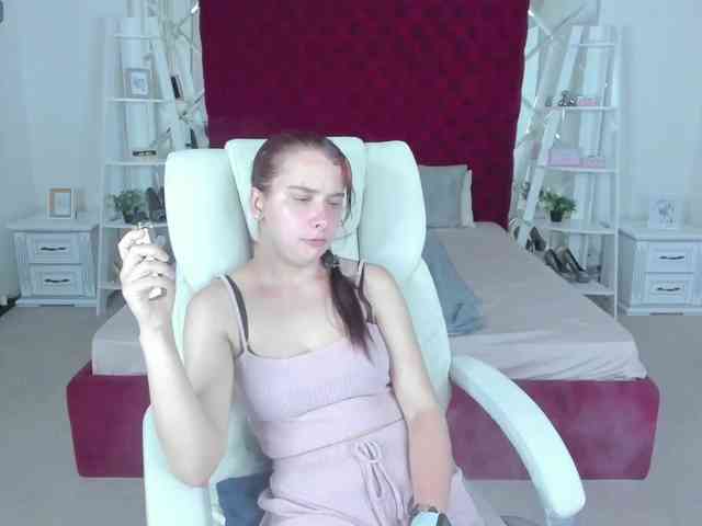 Livia-Shy webcam
