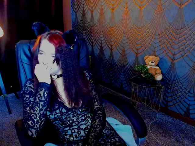 Livia-Shy webcam