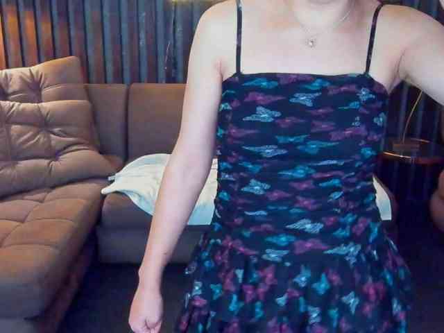 Livia-Shy webcam