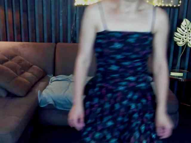 Livia-Shy webcam