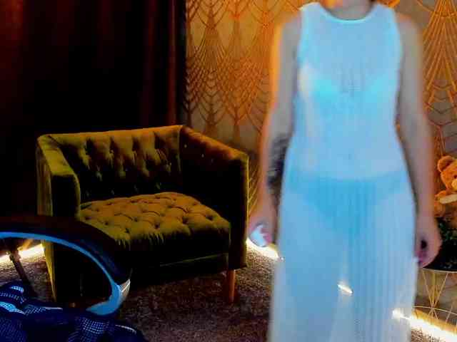 Livia-Shy webcam