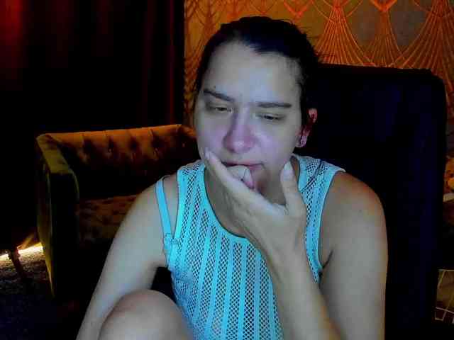 Livia-Shy webcam