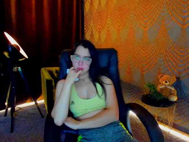 Livia-Shy webcam