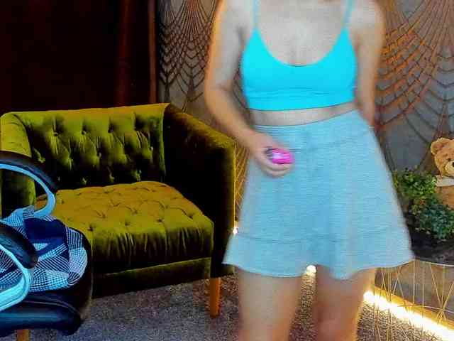Livia-Shy webcam