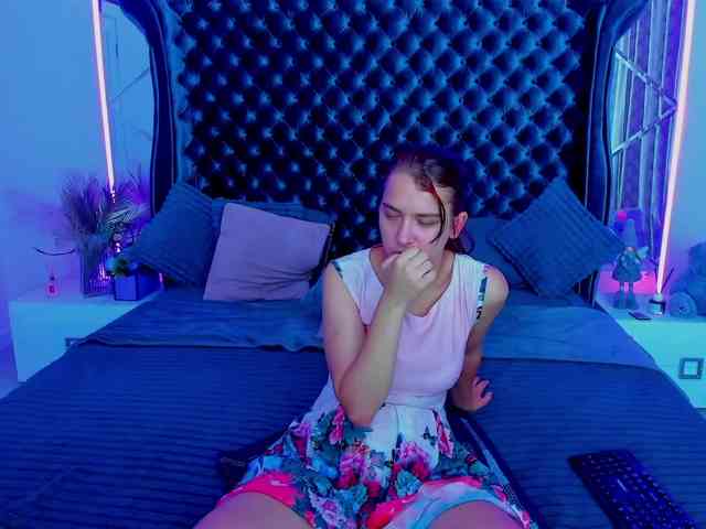 Livia-Shy webcam