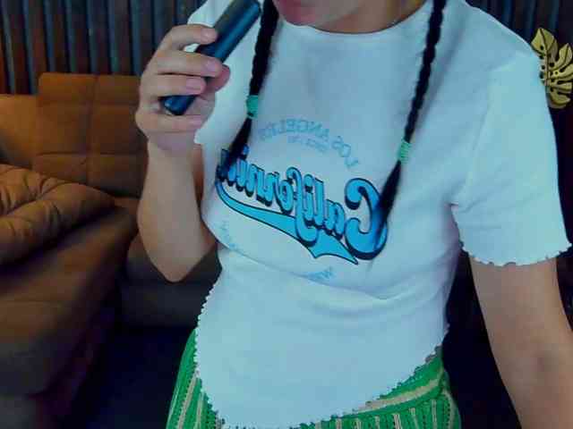 Livia-Shy webcam